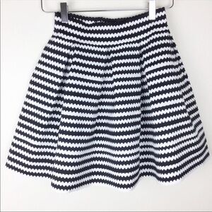 EXPRESS Y2K A-line black white striped mini skirt Barbiecore women’s size S